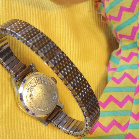 Vintage Swiss Made Barbie Ponytail Watch - Picture 8 of 11